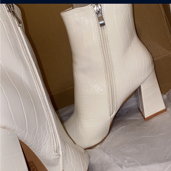 White croc ankle boot - Picture 5 of 9